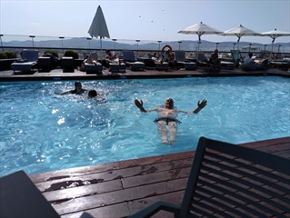 Der Pool hat geöffnet