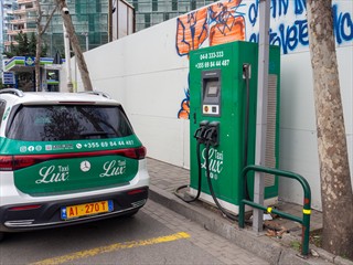 Taxen sind hier mit E
