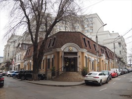 Unser Hotel im Schatten der Sowjet-Platte