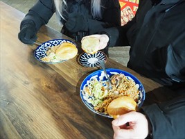 Für 3,50 ist das jetzt Mal um Längen besser als man Streetfood bei uns bekommen kann