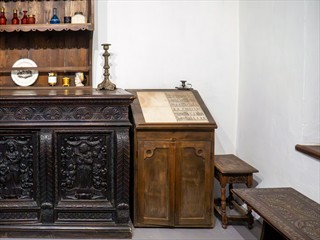 Es hiess er hätte drei Monat hier gelebt ... Hm... das ja nich so doll